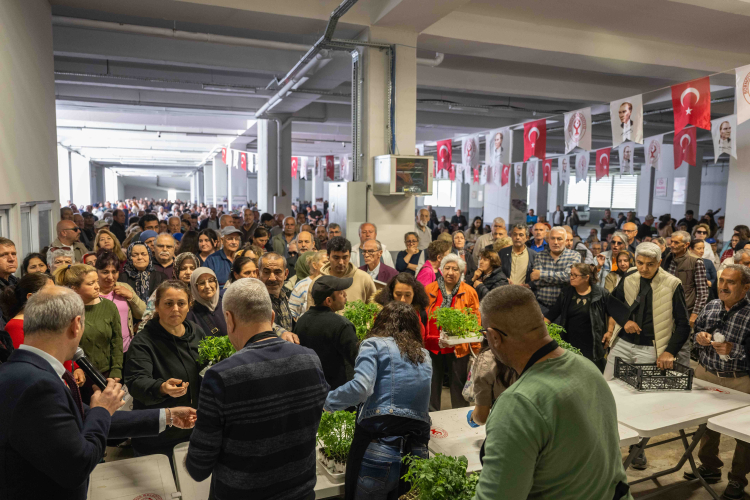 İzmir Bornova’da toprağa can, üreticiye destek