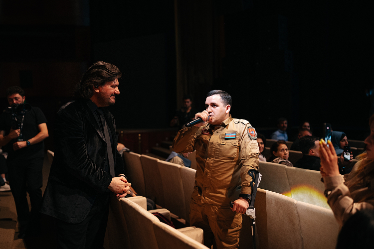 Ahmet Şafak’tan Bakü’de duygu yüklü konser