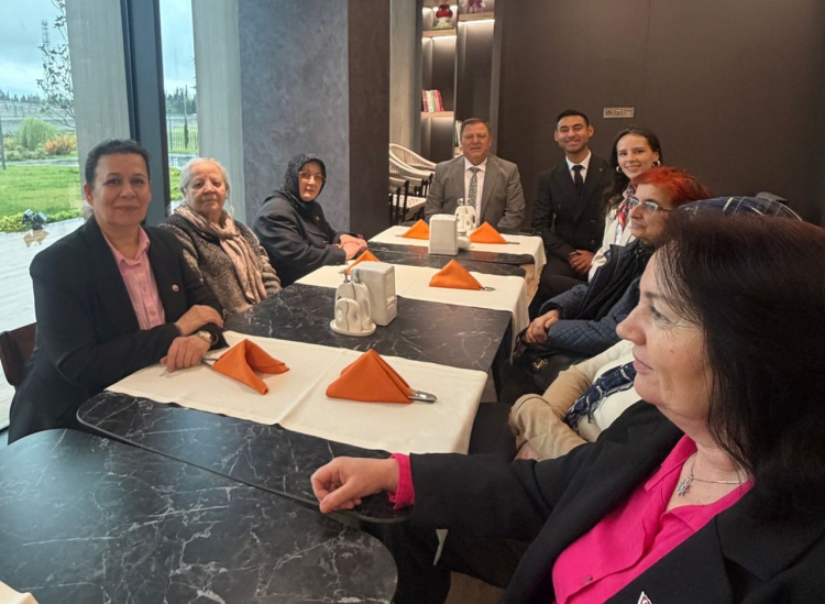 Bursa’da emeklilerden LÖSEV’e 23 Nisan hediyesi