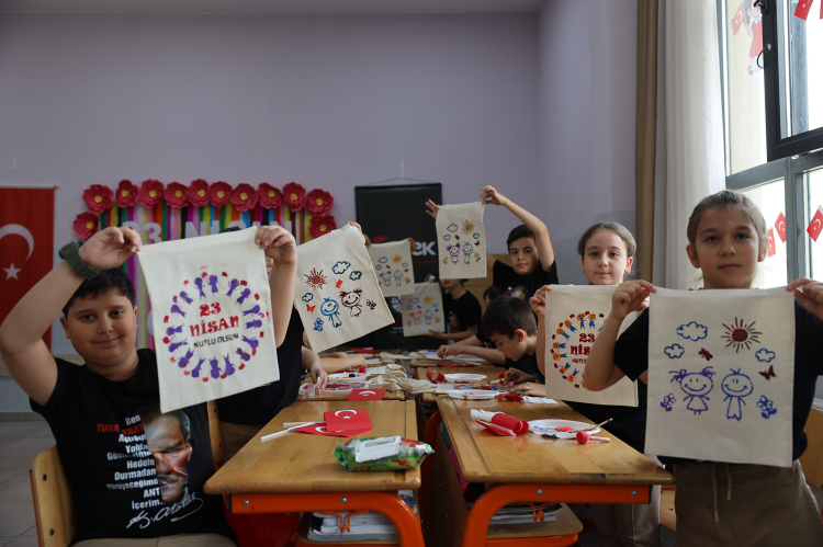 Sakarya Büyükşehir’den miniklere sanat dolu etkinlik