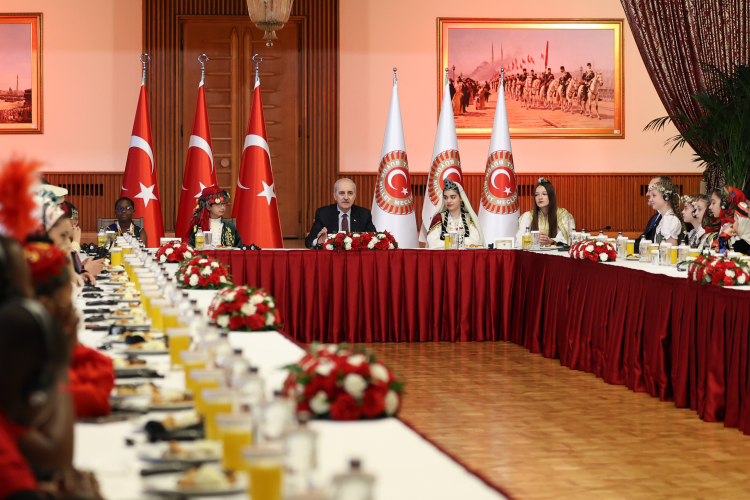 26 ülkeden dünya çocukları TBMM’de