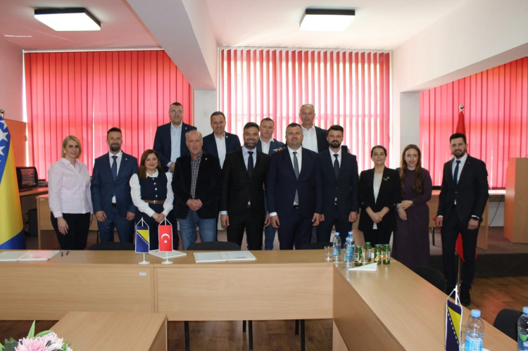 Saray ile Vares belediyeleri kardeş oldu