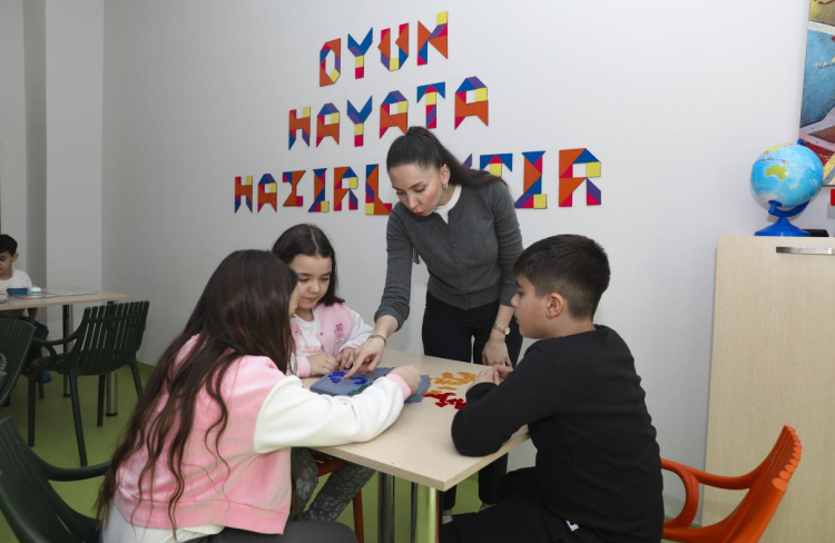 Mersin’de çocuklar hem düşünüyor hem üretiyor