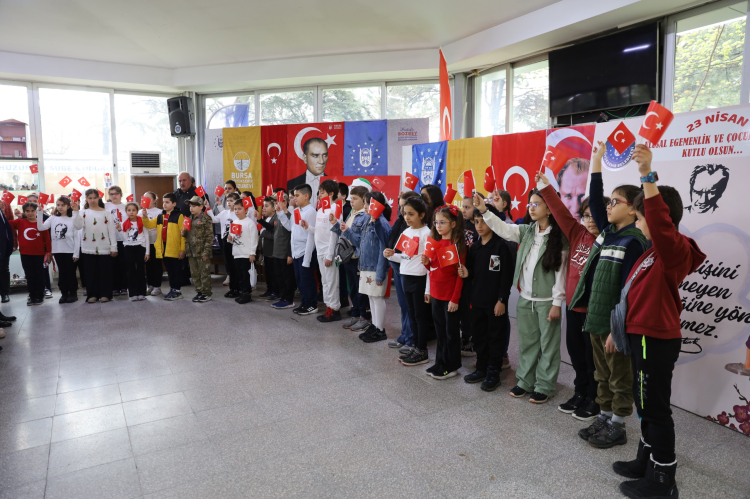 Bursa’da miniklerden ‘huzurlu’ kutlama