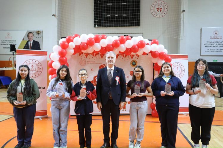 İnegöl’de 23 Nisan Ulusal Egemenlik ve Çocuk Bayramı coşkuyla kutlandı