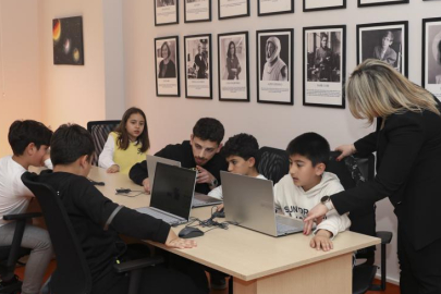 Mersin Büyükşehir çocuklara teknolojiyi öğretiyor