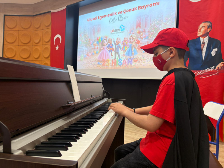 Lösemili çocukların LÖSEV ile 23 Nisan coşkusu