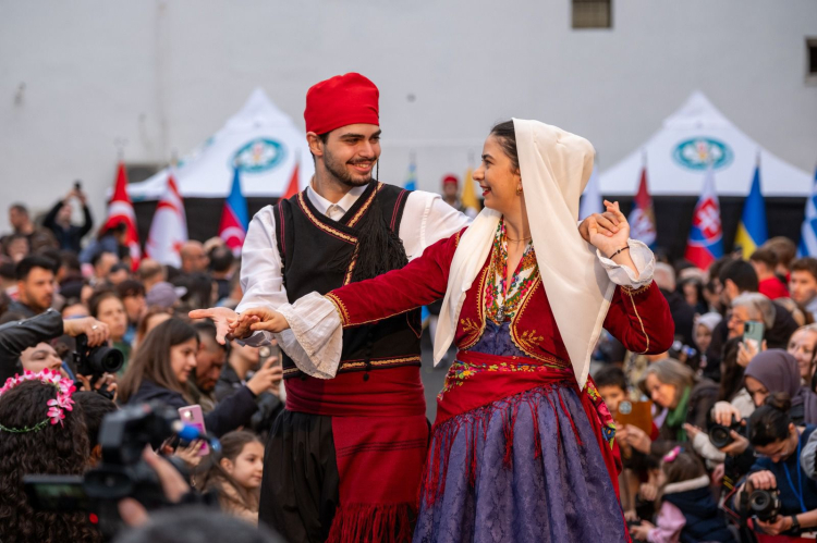 Manisa Mesir Festivali’nde kültür defilesi büyüledi