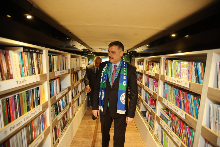 Bakan Çiftçi Rize Kitap Fuarı’nın açılışına katıldı