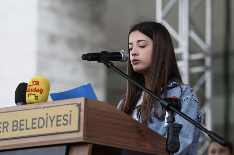 Nilüfer’de Cumhuriyet Meydanı çocukların oldu