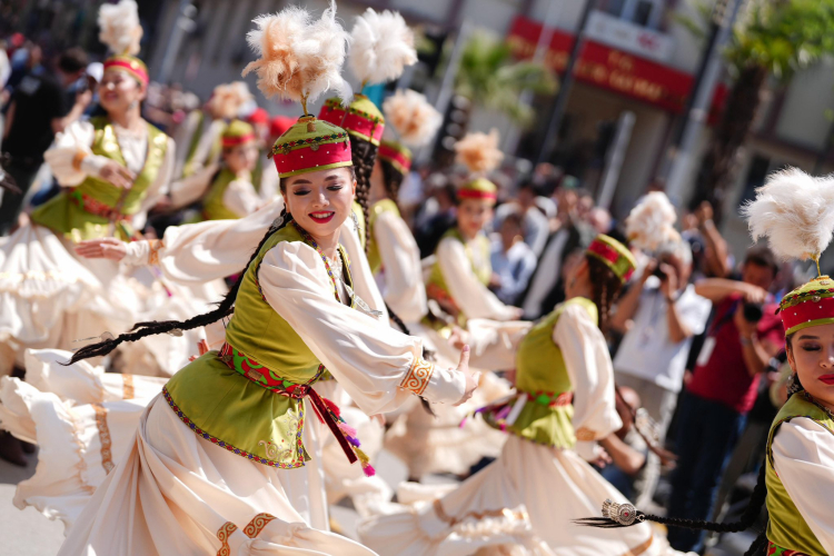 Manisa’da 10 ton şifa yağdı