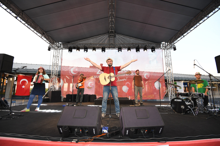 Bursa Osmangazi’de Çocuk Bayramı karnaval havasında kutlandı