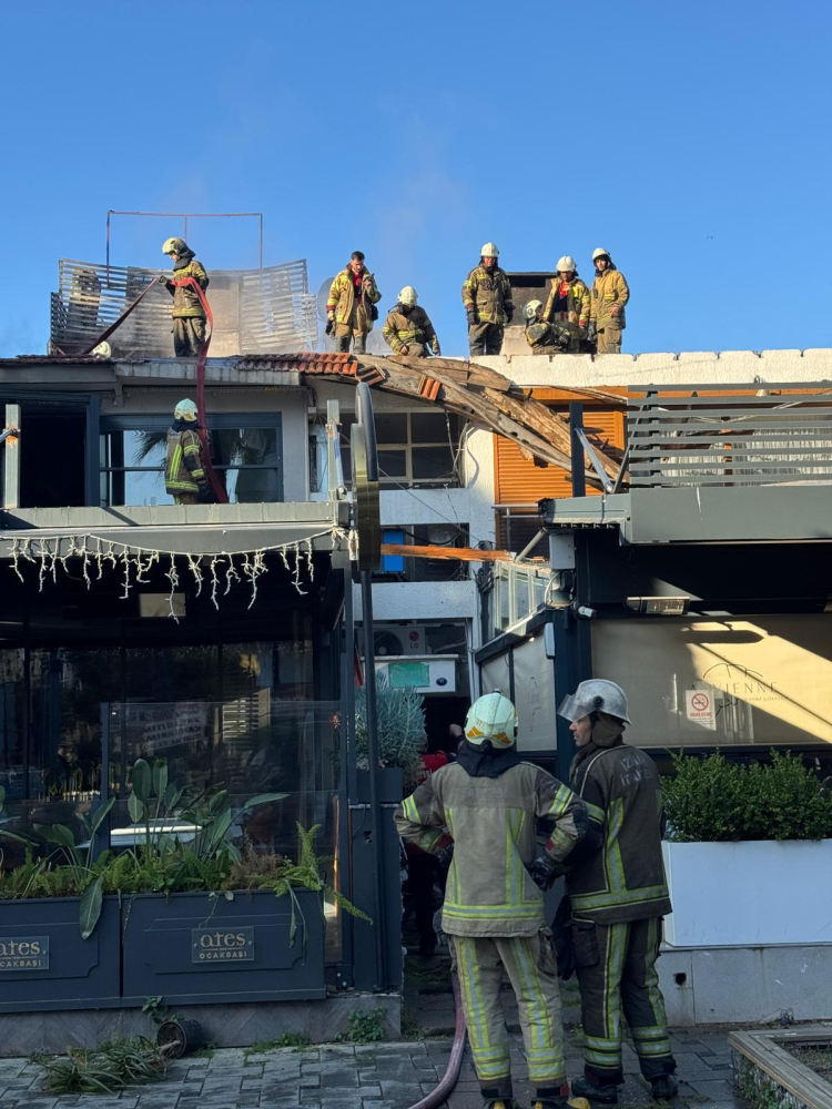 İzmir’de itfaiyenin hızlı müdahalesi faciayı önledi