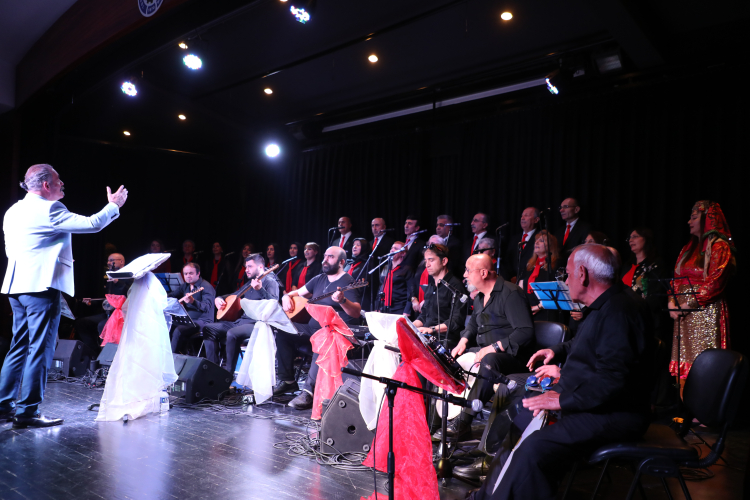 Bursa İnegöl Belediyesi THM Korosu kulakların pasını sildi