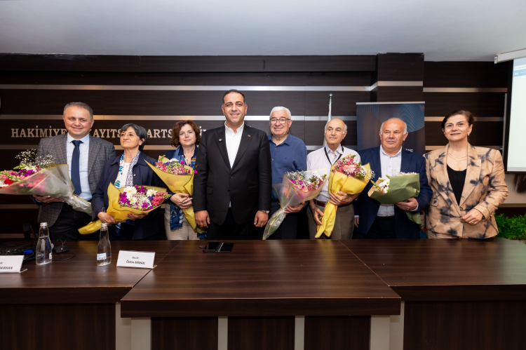 İzmir Narlıdere’de 3. Yaş Üniversitesi