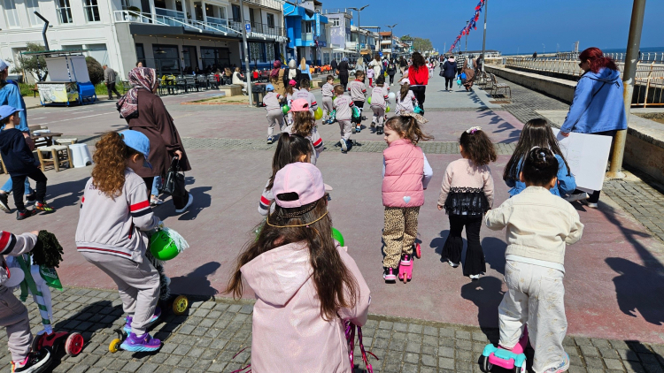 Bursa Mudanya’da miniklere ‘scooter’ şenliği