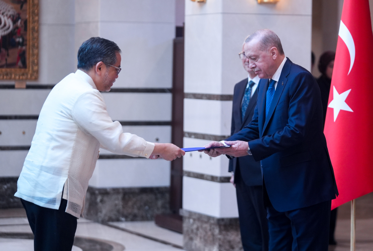 Cumhurbaşkanı Erdoğan’a 5 ülkeden güven mektubu