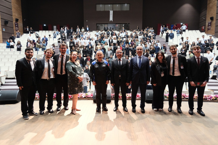 İlk Türk astronot Alper Gezeravcı GTÜ’de