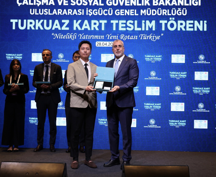 Bakan Işıkhan Turkuaz Kart sahipleriyle buluştu