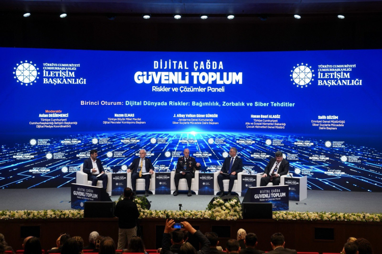 Burhanettin Duran: Siber dünyadaki anarşi ortamı milli güvenlik meselesidir