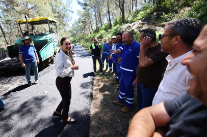 İzmir Efes Selçuk'ta asfaltlama çalışmaları sürüyor