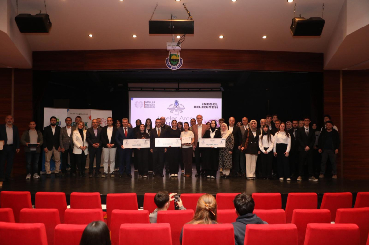 Bursa İnegöl’de liseliler hitabetini konuşturdu