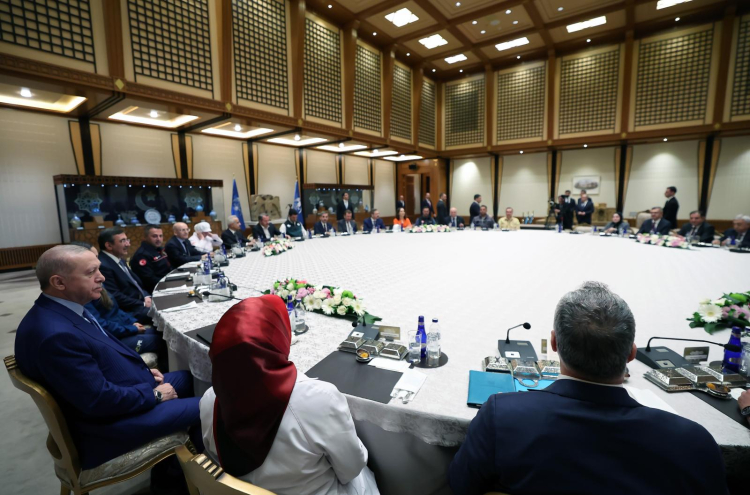 Erdoğan işçi ve işveren temsilcilerini ağırladı