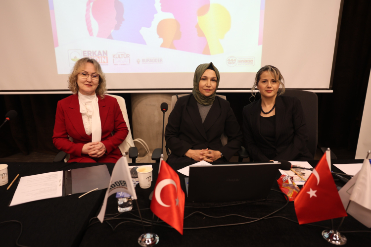 Bursa Osmangazi’de Ana Baba Okulu’nda aile içi şiddet konuşuldu