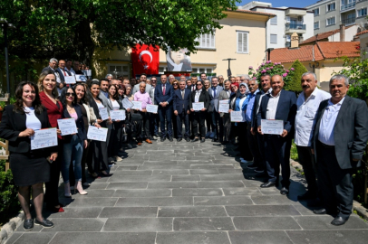 Bornova’da Muhtarlar Akademisi’nde mezuniyet heyecanı