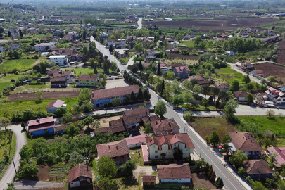 Sakarya Akyazı’nın 3 mahallesi sıcak asfaltta buluştu