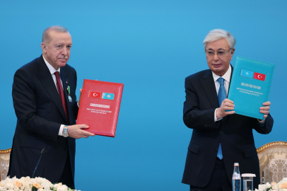 Kazakistan'da 13 anlaşmaya imza