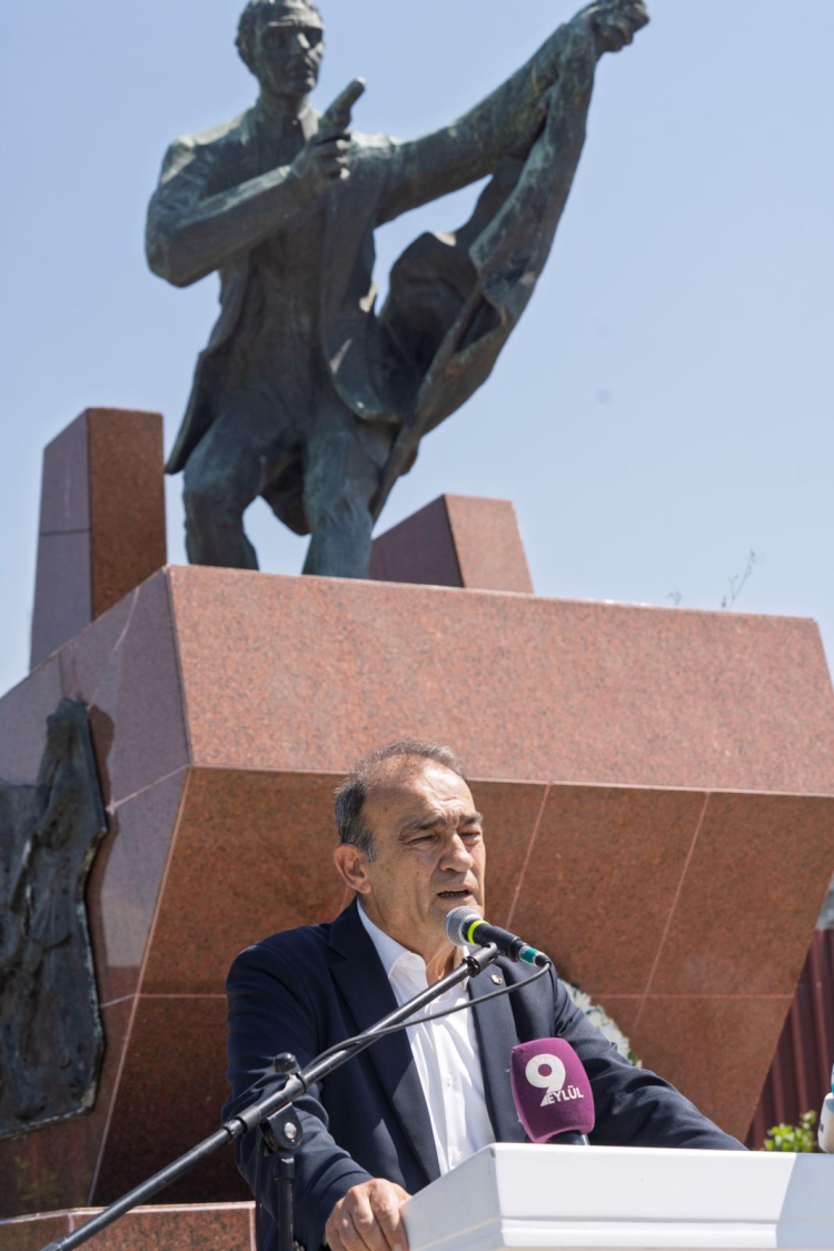 İzmir’de Hasan Tahsin, İlk Kurşun Anıtı’nda anıldı