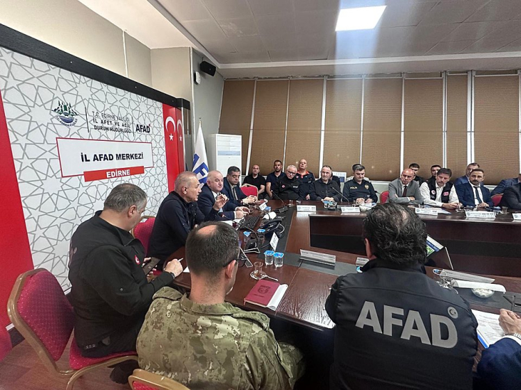 Edirne’de nefes kesen sel tatbikatı!