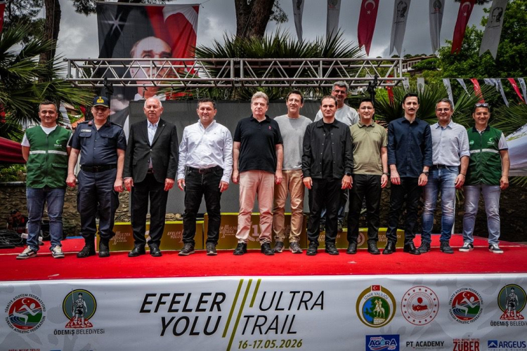 İzmir’de Efeler Yolu Ultra Trail’de madalyalar verildi