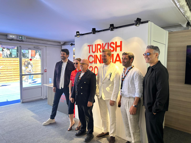 Türkiye standına Cannes’da yoğun ilgi