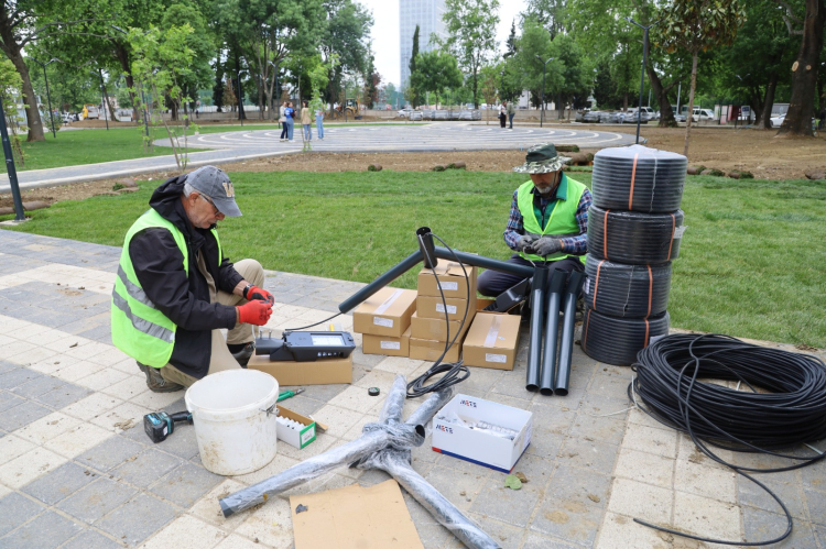 Bursa Büyükşehir’den Osmangazi Altınova mahalle parkına yenileme