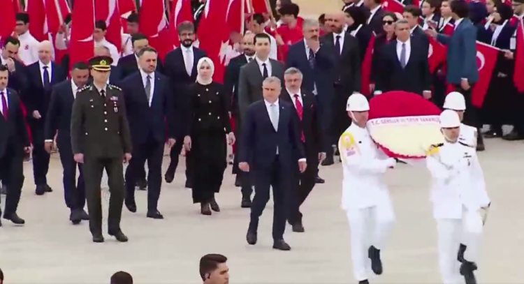 Anıtkabir’de 19 Mayıs töreni… Gençler Anıtkabir’de