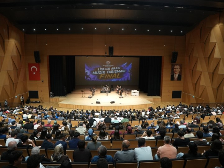 Denizli’de gençlik 19 Mayıs’ı spor, sanat ve doğada kutladı