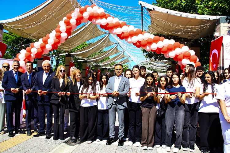 İzmir’de ‘Marifetli Gençlik’ etkinlikleri sürüyor