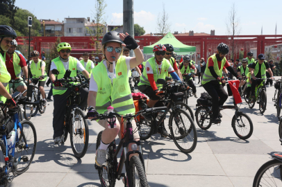 İstanbul Bakırköy'de pedallar 19 Mayıs'a çevrildi