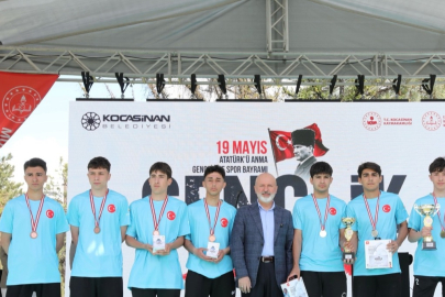 Kayseri Kocasinan'da 'Gençlik Şöleni'ne muhteşem final