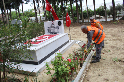 Mezarlıklarda bayram hazırlığı sürüyor