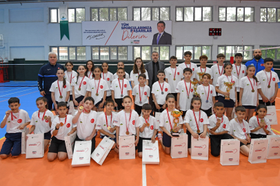 Osmangazi Belediyespor’dan badmintonda tarihi başarı