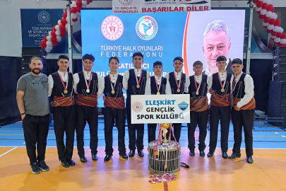 Artvin Eleşkirt Gençlik Spor Kulübü bölge birincisi oldu