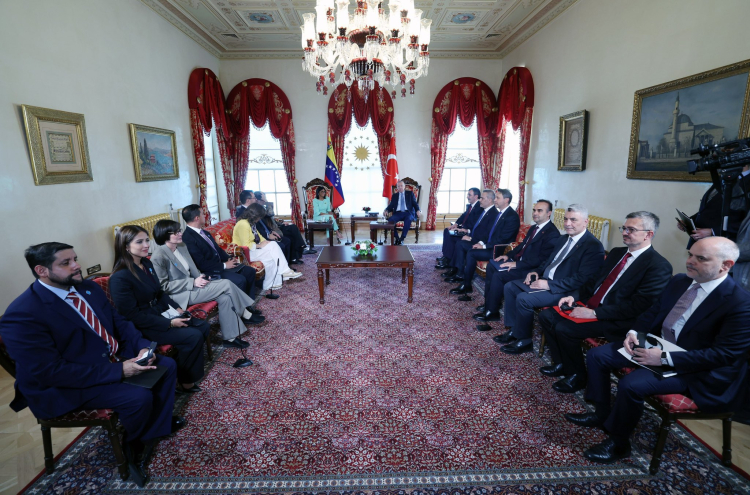 Erdoğan, Venezuela heyetini İstanbul’da kabul etti… Ticaret hedefi 3 milyar dolar