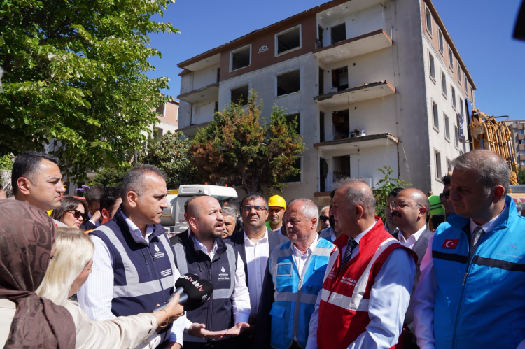 İstanbul Beylikdüzü’nde riskli site yıkıldı! İBB’den ‘dönüşüm’ mesajı