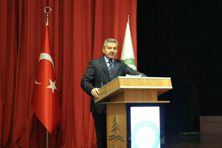 Artvin Çoruh Üniversitesi’nde mezuniyet coşkusunu yaşandı