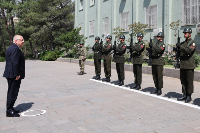 Bakan Güler'den Kahramanmaraş’ta Tugay Komutanlığı'na ziyaret