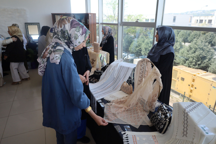 Sakarya Arifiye’de SAMEK’li kursiyerlerden emek sergisi