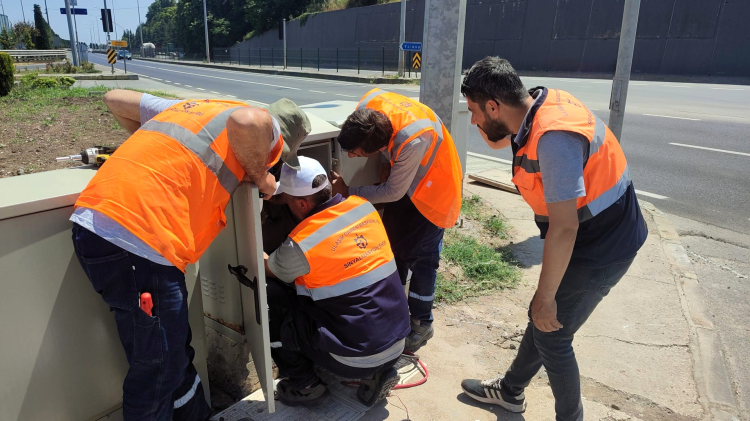 Kocaeli Büyükşehir’den sinyalizasyona 7/24 takip